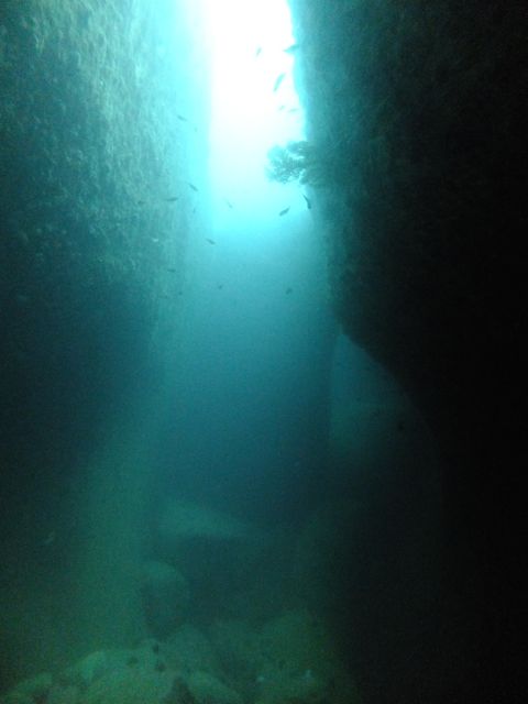 DSCF8649水路下の洞窟
