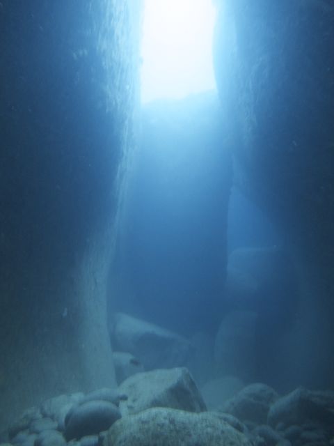 IMG_8746水路下の洞窟